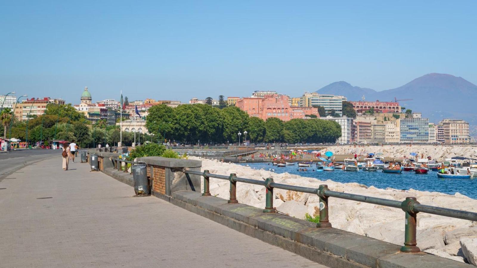 House Piazza Plebiscito By Loveinthetravel Naples Luaran gambar